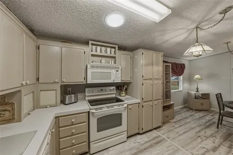 35921 Tanda Circle Zephyrhills FL 33541