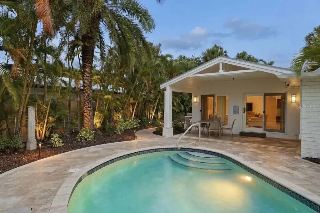 409 N Washington Drive Sarasota FL 34236