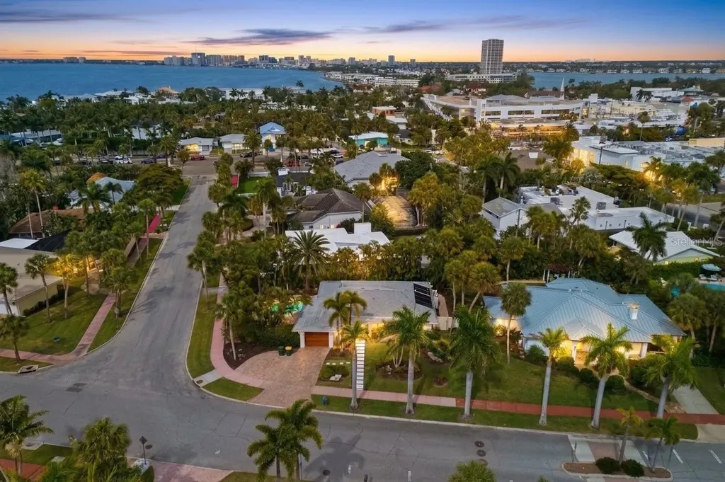 409 N Washington Drive Sarasota FL 34236