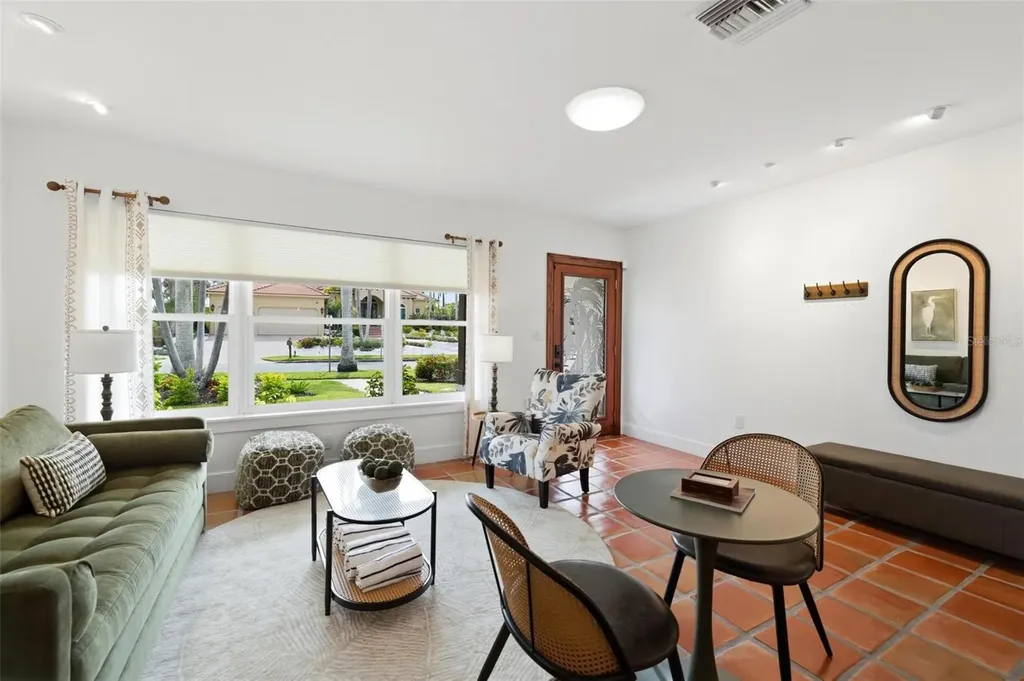 409 N Washington Drive Sarasota FL 34236