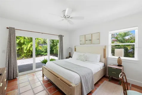 409 N Washington Drive Sarasota FL 34236