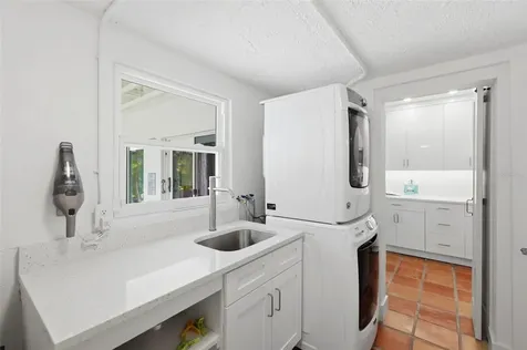 409 N Washington Drive Sarasota FL 34236