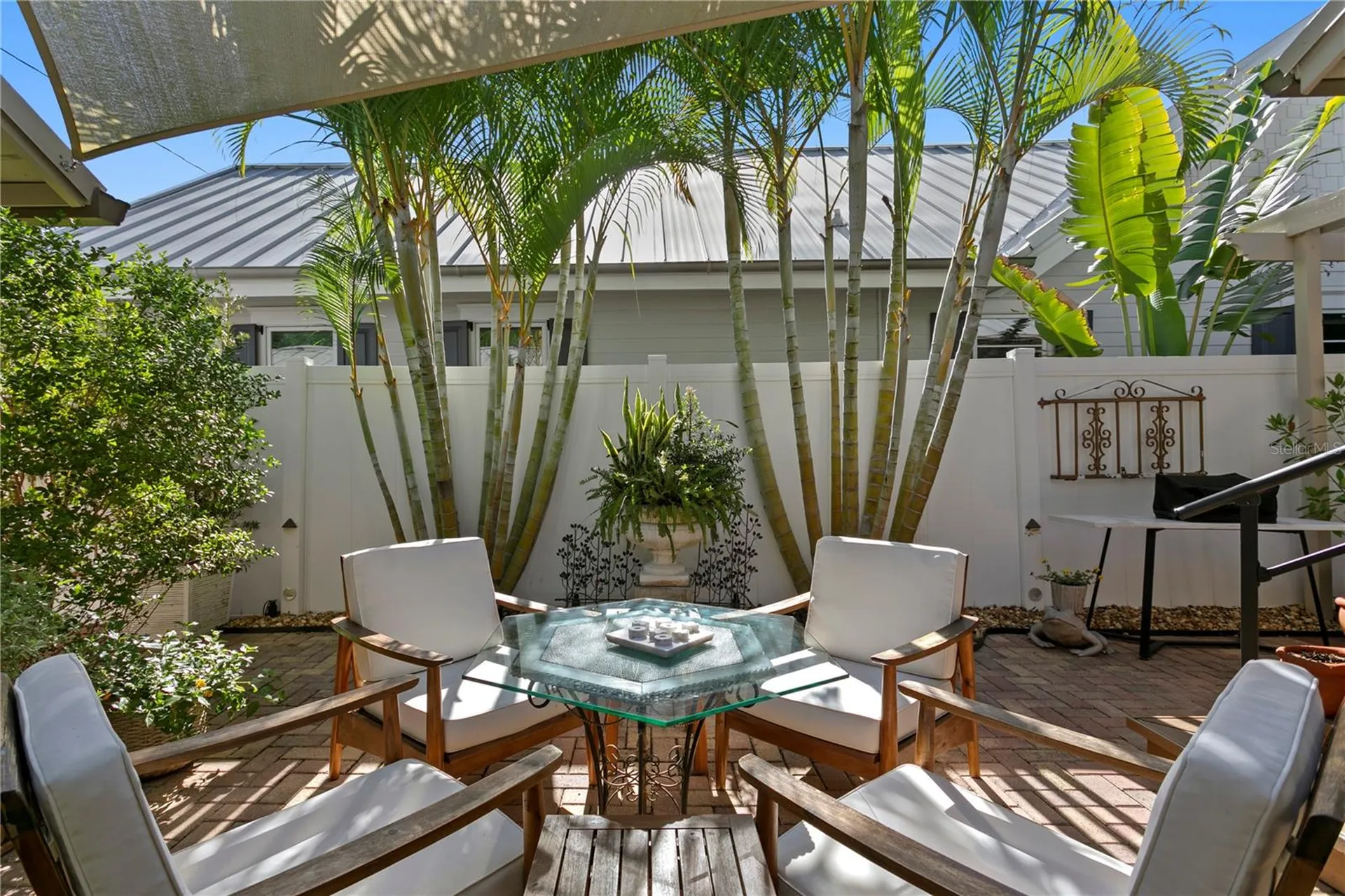 161 15th Avenue NE St Petersburg FL 33704