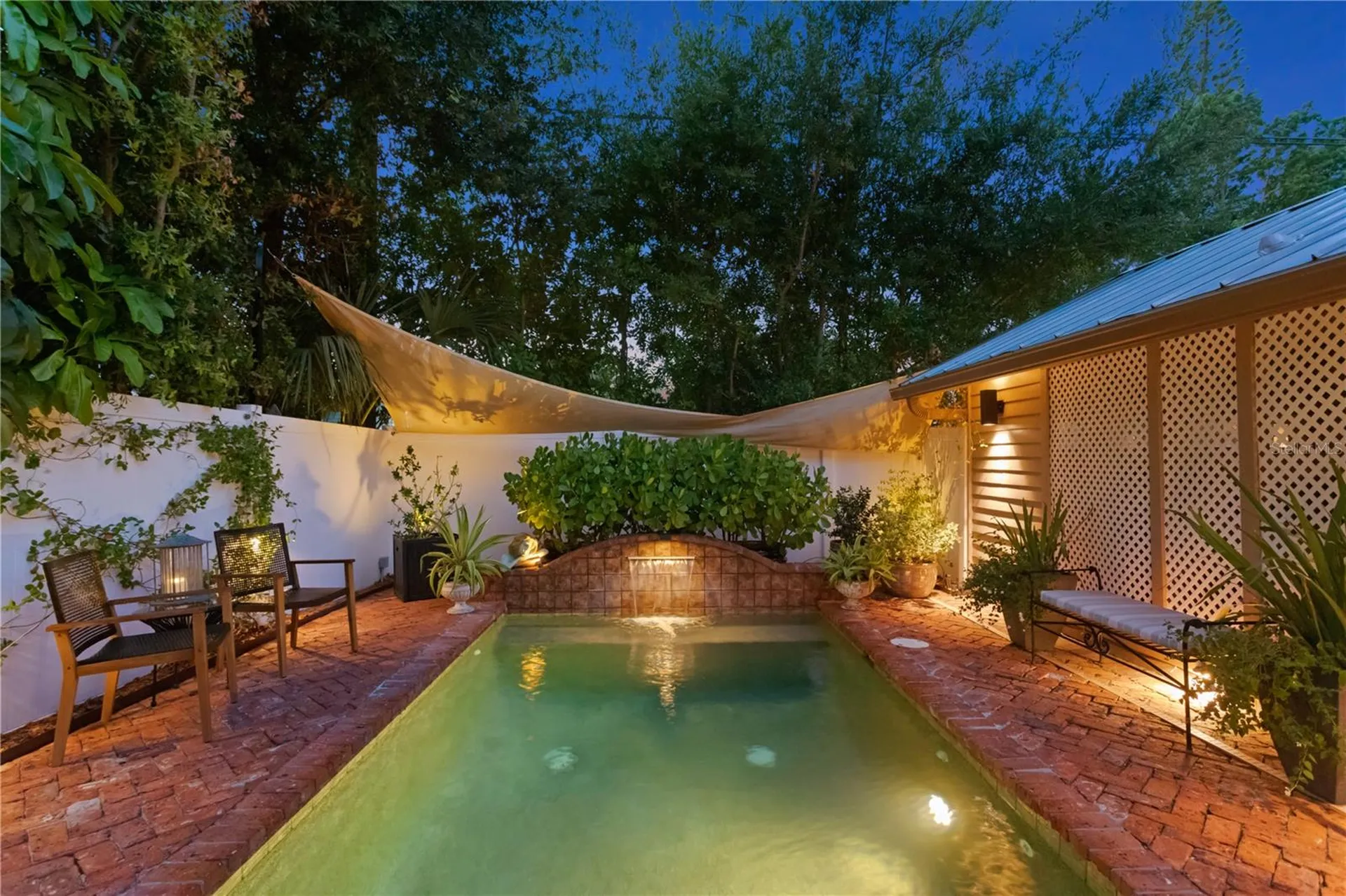 161 15th Avenue NE St Petersburg FL 33704