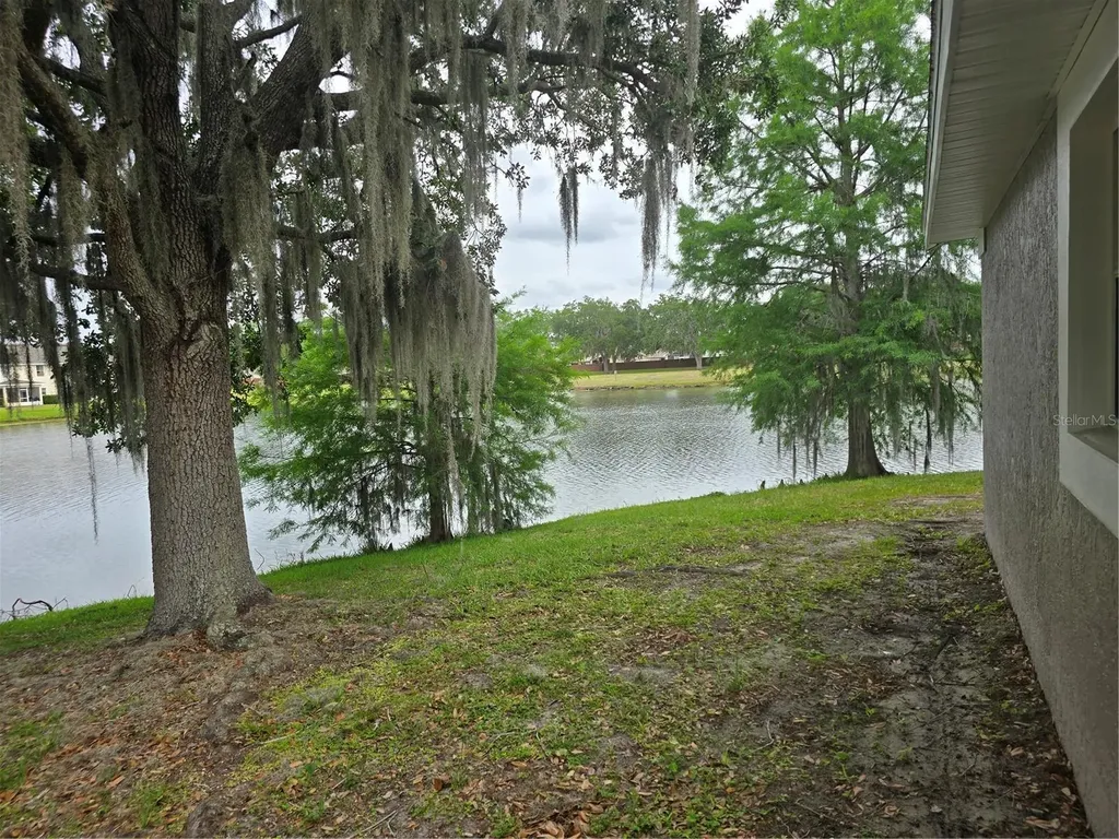 2351 Water View Loop Kissimmee FL 34743