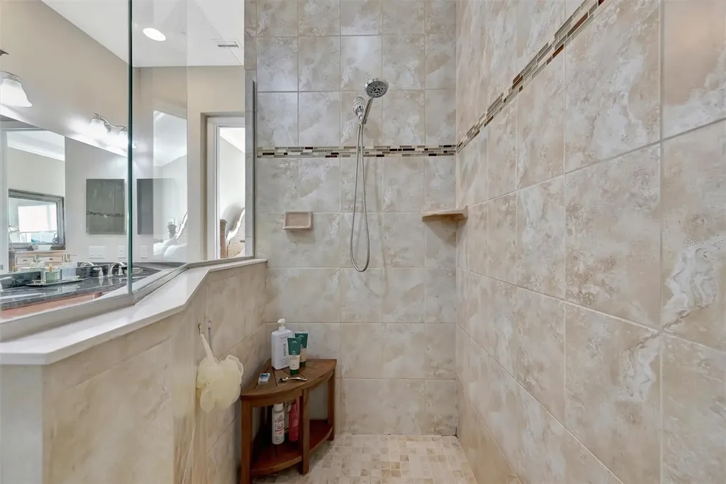 246 Sapphire Lake Drive Bradenton FL 34209