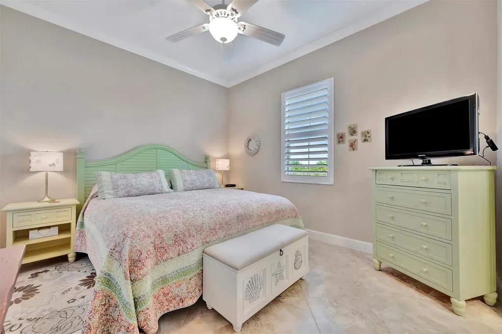 246 Sapphire Lake Drive Bradenton FL 34209