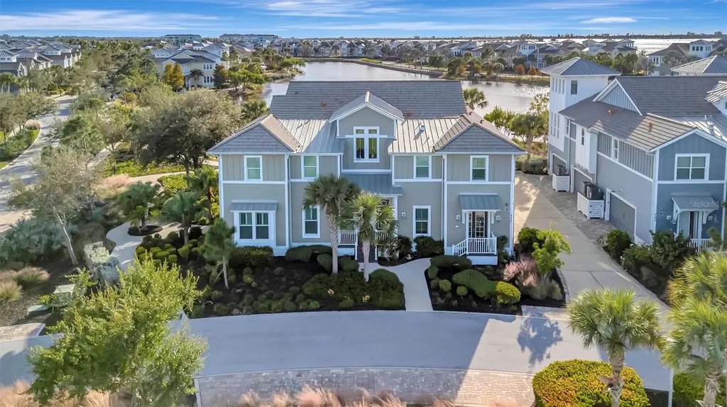 246 Sapphire Lake Drive Bradenton FL 34209