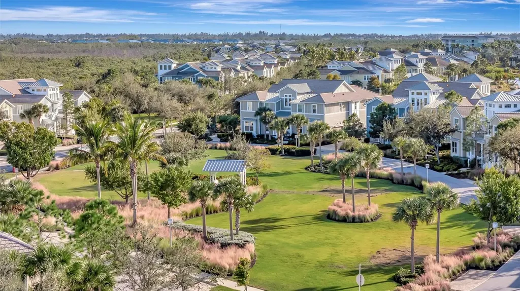 246 Sapphire Lake Drive Bradenton FL 34209