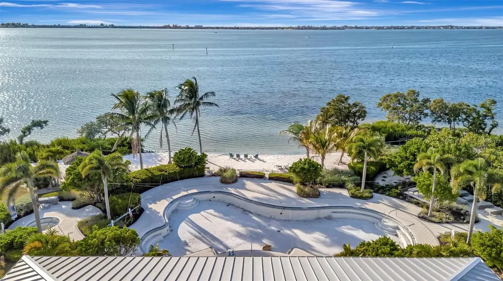 246 Sapphire Lake Drive Bradenton FL 34209