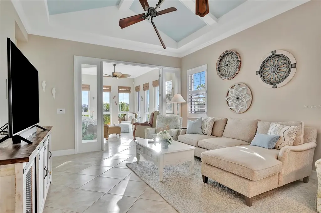 246 Sapphire Lake Drive Bradenton FL 34209