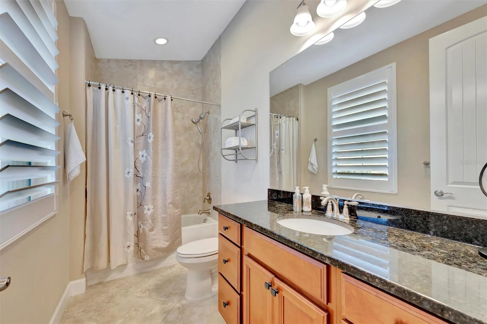 246 Sapphire Lake Drive Bradenton FL 34209