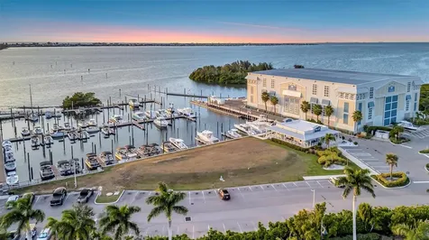 246 Sapphire Lake Drive Bradenton FL 34209