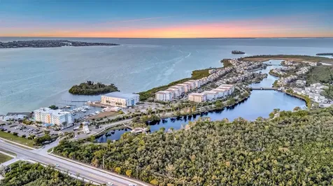 246 Sapphire Lake Drive Bradenton FL 34209