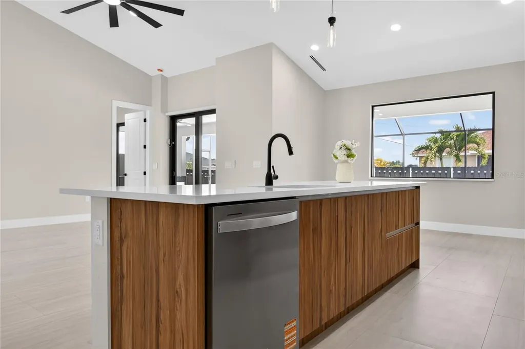 741 SW 7th Terrace Cape Coral FL 33991