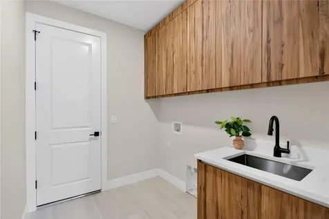 741 SW 7th Terrace Cape Coral FL 33991