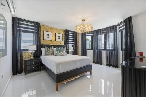 629 Mar De Bering Dorado PR 00646