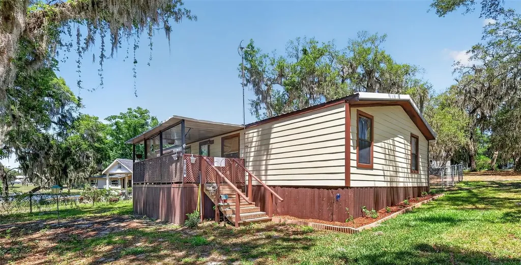 1710 Indian Trail Leesburg FL 34748