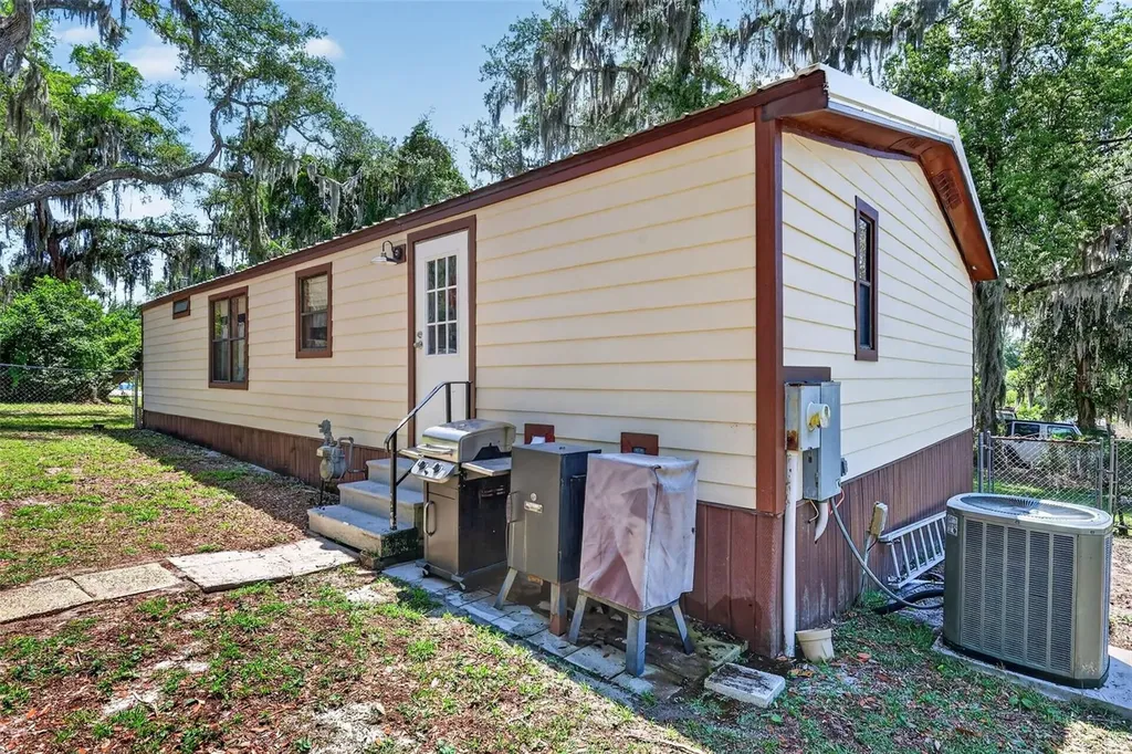 1710 Indian Trail Leesburg FL 34748