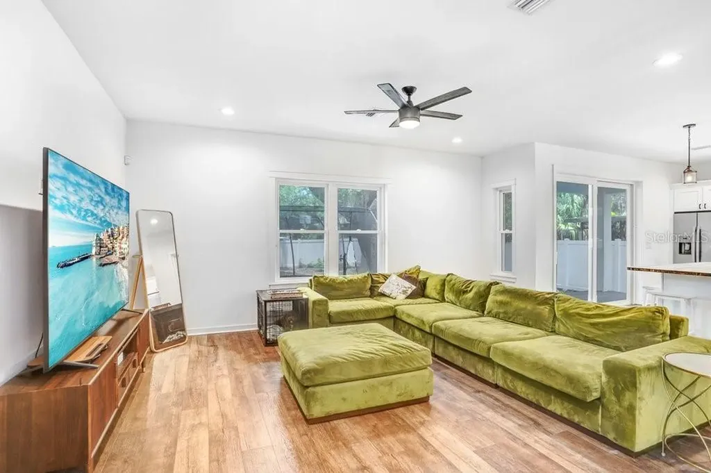 920 E Shadowlawn Avenue Tampa FL 33603
