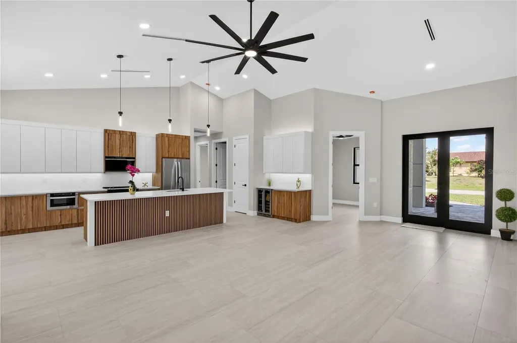 812 SW 14th Avenue Cape Coral FL 33991