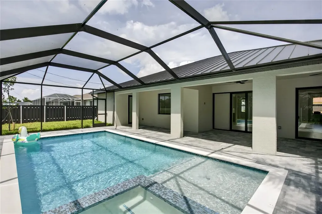 812 SW 14th Avenue Cape Coral FL 33991