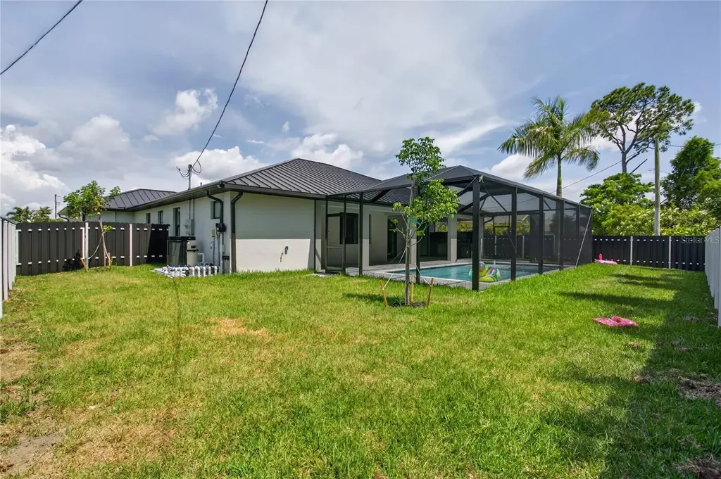 812 SW 14th Avenue Cape Coral FL 33991