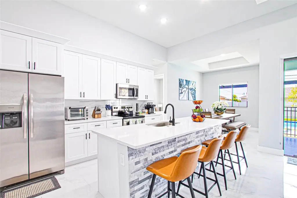 836 NE 6th Place Cape Coral FL 33909