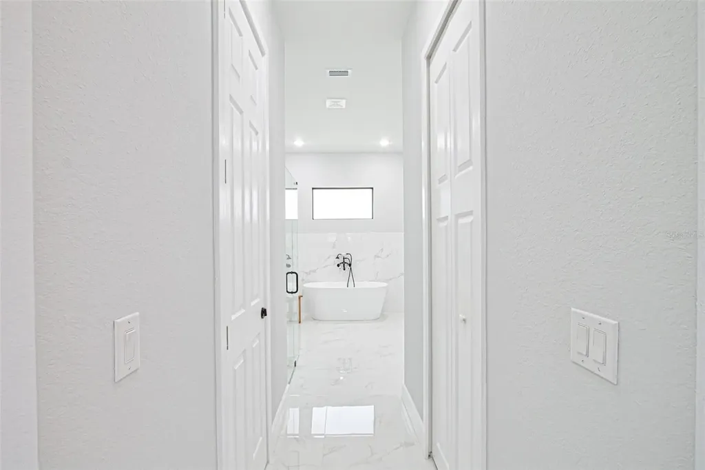 836 NE 6th Place Cape Coral FL 33909