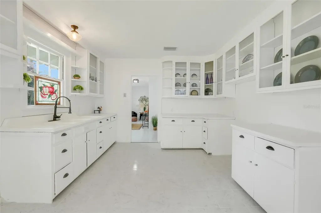504 E Citrus Avenue Eustis FL 32726
