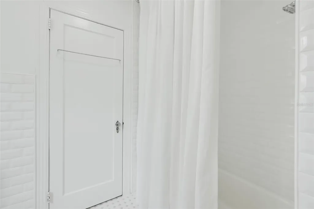 504 E Citrus Avenue Eustis FL 32726