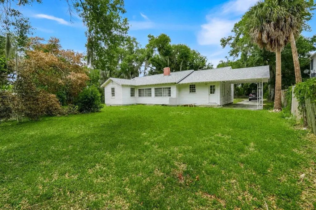 504 E Citrus Avenue Eustis FL 32726