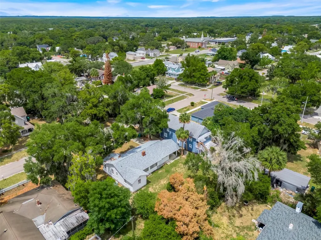 504 E Citrus Avenue Eustis FL 32726