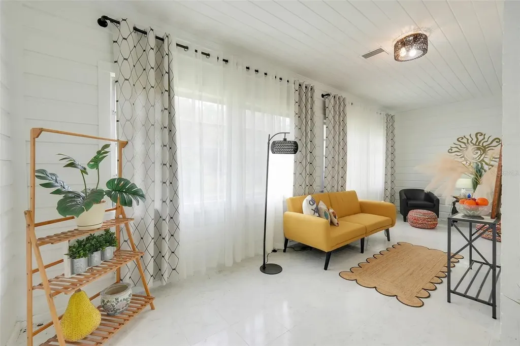 504 E Citrus Avenue Eustis FL 32726