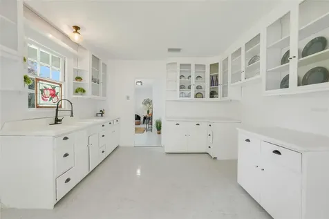 504 E Citrus Avenue Eustis FL 32726