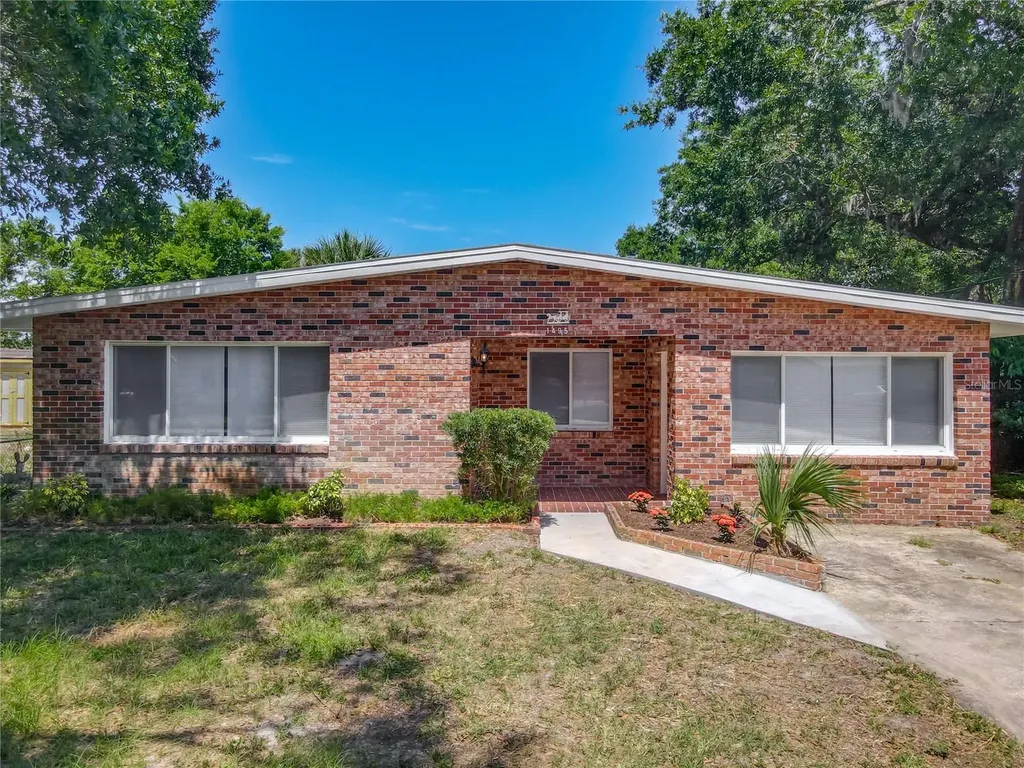1495 Granada Avenue Daytona Beach FL 32117