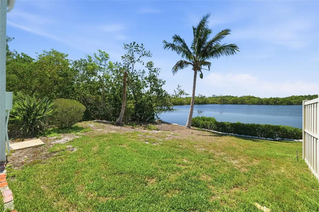 1070 Sanabel Court NE St Petersburg FL 33702