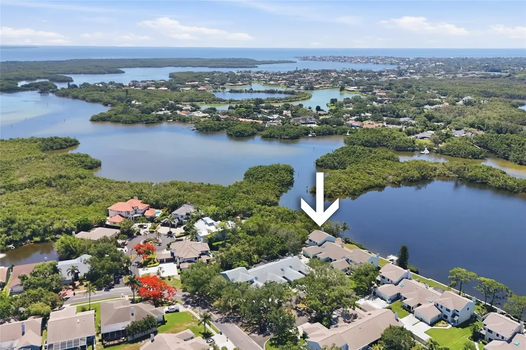 1070 Sanabel Court NE St Petersburg FL 33702
