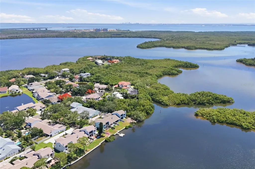 1070 Sanabel Court NE St Petersburg FL 33702