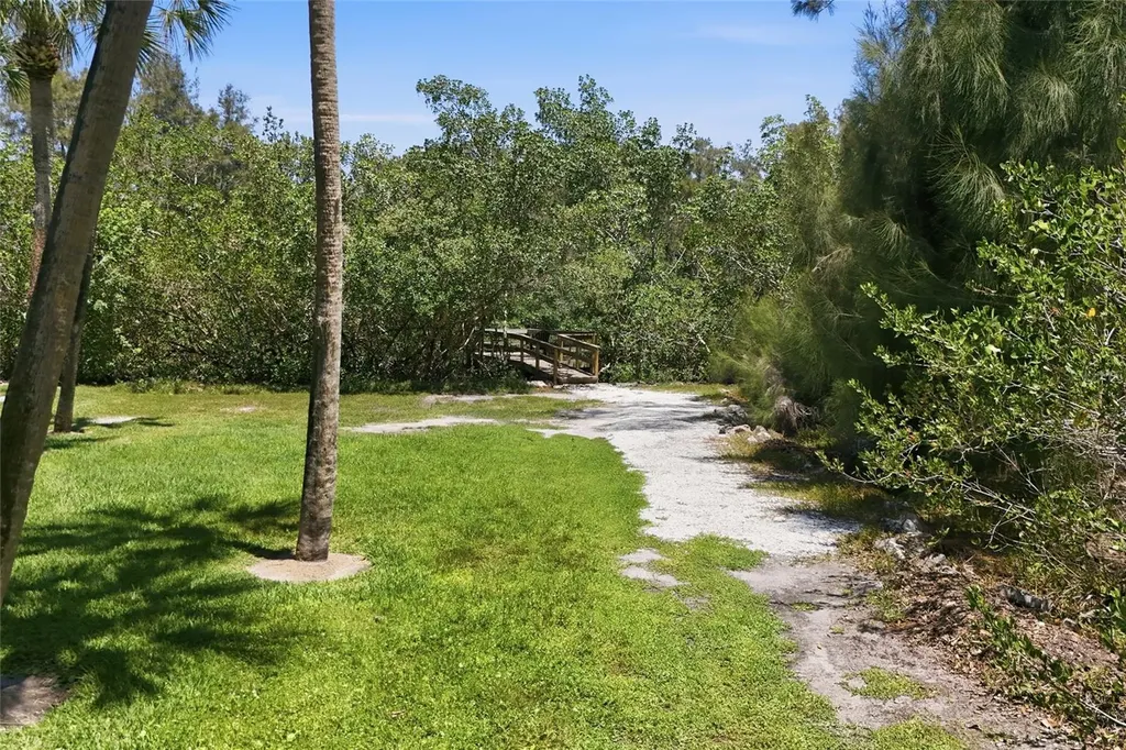 1070 Sanabel Court NE St Petersburg FL 33702