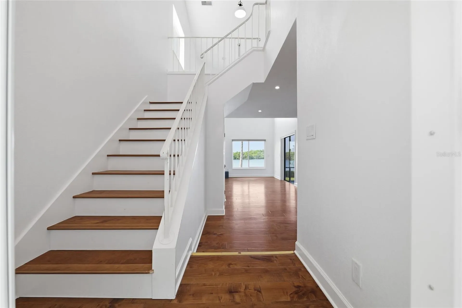 1070 Sanabel Court NE St Petersburg FL 33702