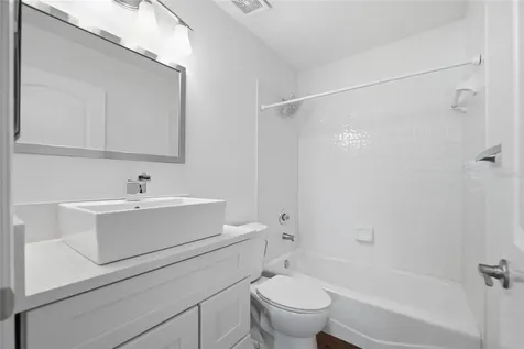1070 Sanabel Court NE St Petersburg FL 33702