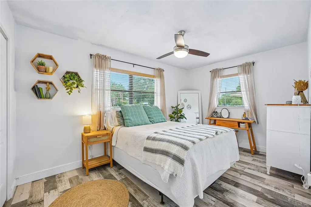 5201 11th Avenue N St Petersburg FL 33710