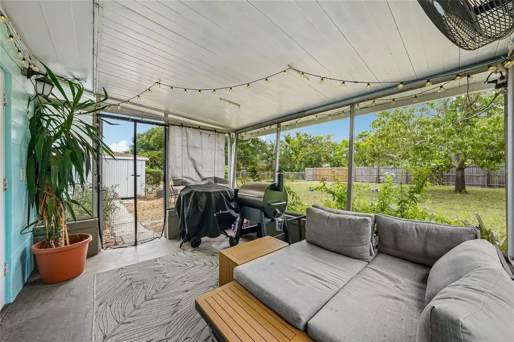 5201 11th Avenue N St Petersburg FL 33710