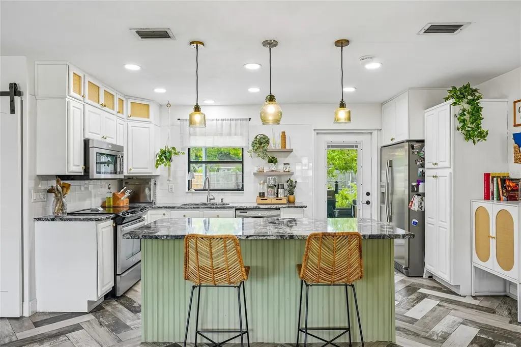 5201 11th Avenue N St Petersburg FL 33710
