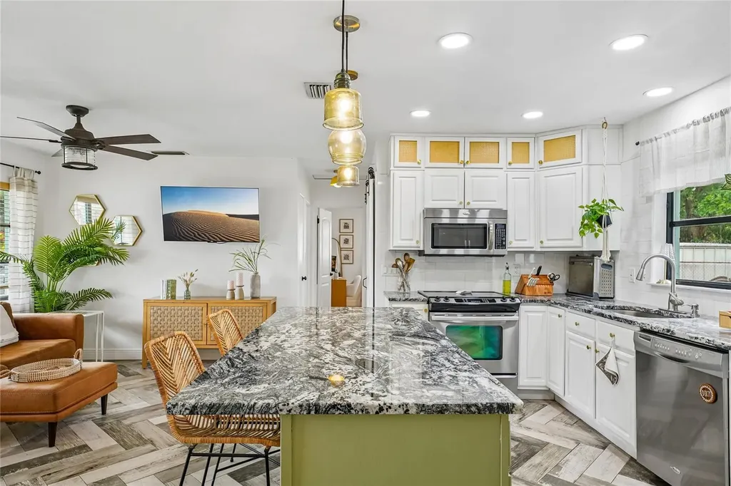 5201 11th Avenue N St Petersburg FL 33710