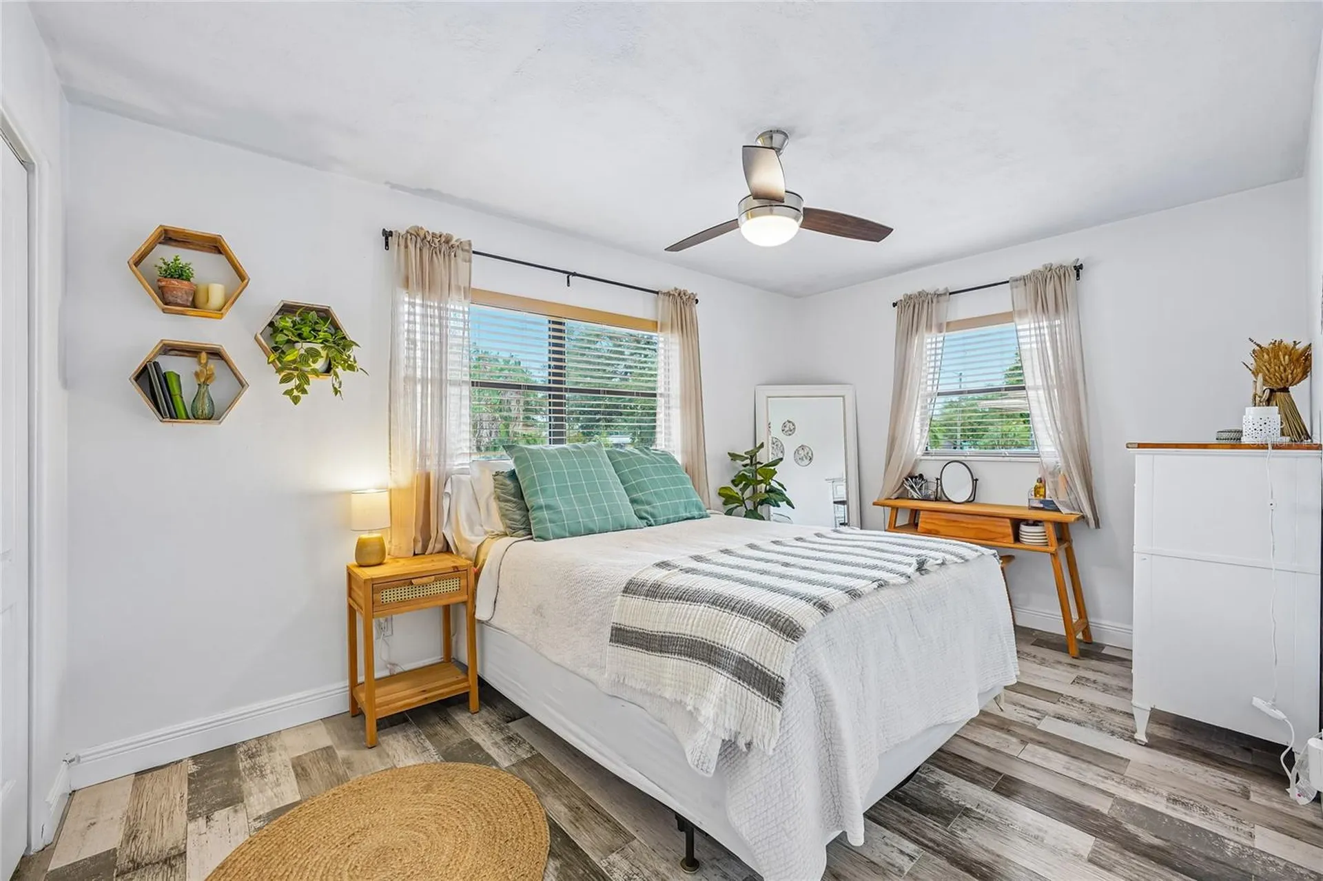 5201 11th Avenue N St Petersburg FL 33710