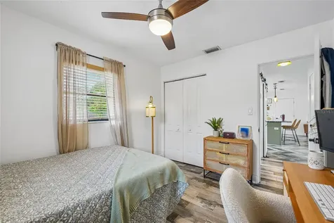 5201 11th Avenue N St Petersburg FL 33710