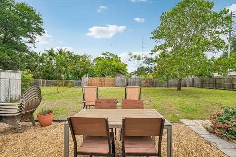 5201 11th Avenue N St Petersburg FL 33710