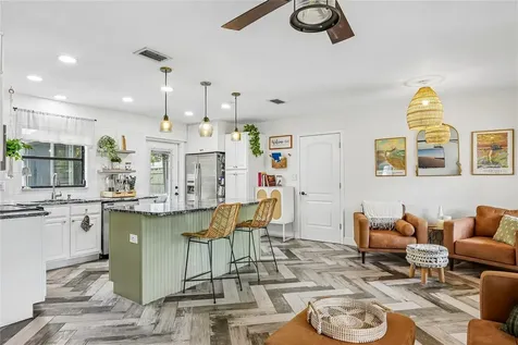 5201 11th Avenue N St Petersburg FL 33710